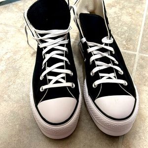 Converse shoes never worn